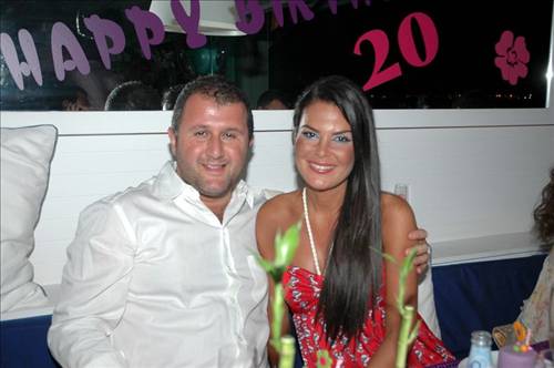 Eşinin Soyadı 'Serter'i de Sildi