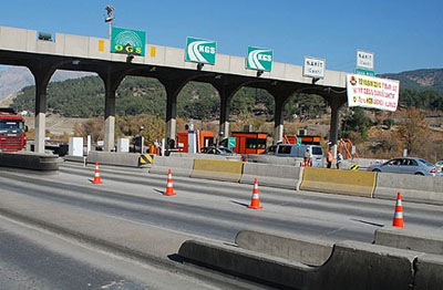 Köprü ve otoyollar para basıyor