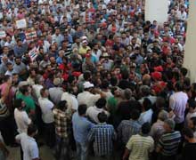 İzmir'de grev gerginliği sürüyor...