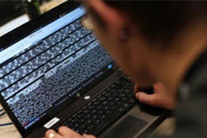 Çiçek yerine yanlış kişi dinlenmiş