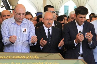 Kılıçdaroğlu cenaze töreninde..
