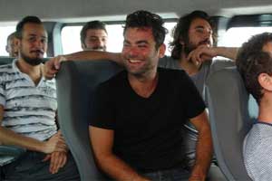 Ünlülerden gözaltı hatırası