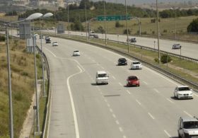 DÖNÜŞ YOLUNDA TRAFİKTE AKSAMA YOK