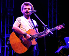 Kenan Doğulu Bodrum'u salladı!