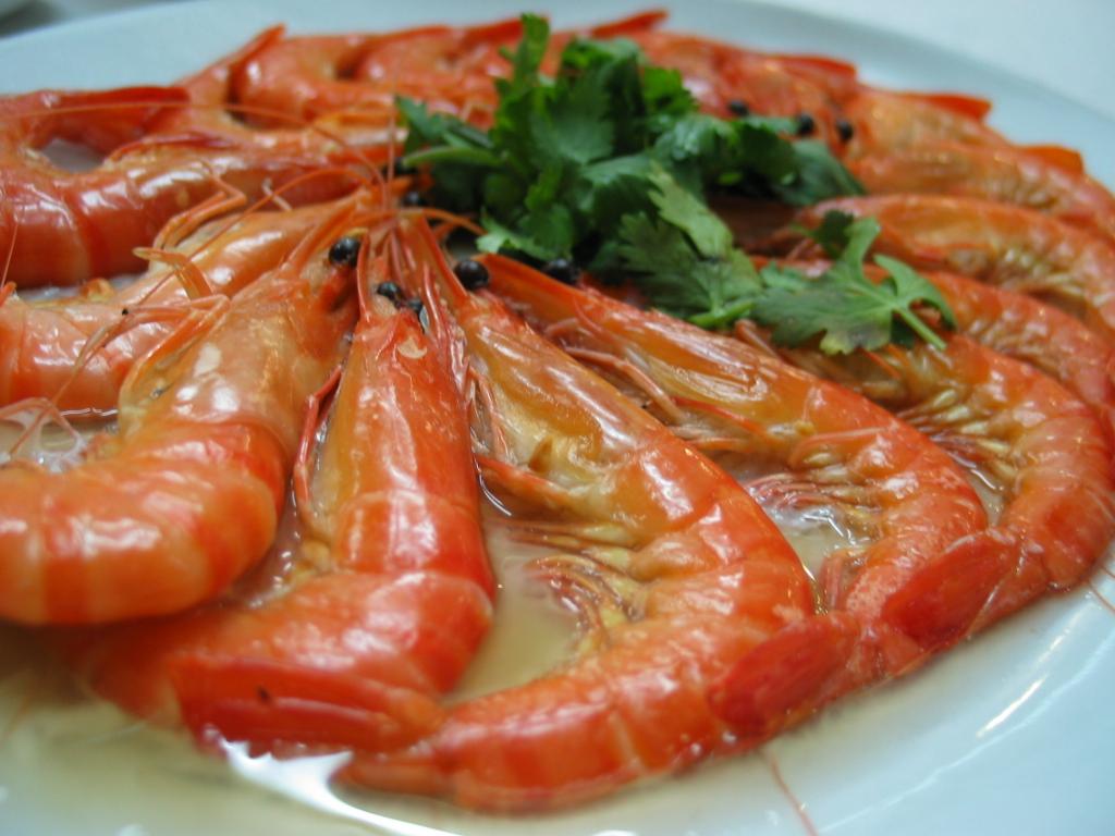 İzmir'de 24 ton karides ele geçirildi