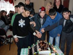 Protokol Eşleri Kimsesiz Çocuklar Yurdunu Ziyaret Etti