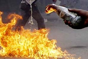 Taksim'de polise molotoflu saldırı