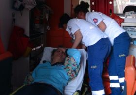 POLİSE HAVAİ FİŞEKLE SALDIRDILAR