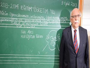 Karikatürist Bakan! Nabi Avcı kendi karikatürünü çizdi...