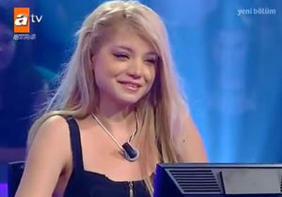 Özcan Deniz'in bebek sevgilisi