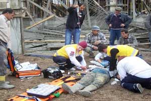 MERSİN'DE İNŞAAT ÇÖKTÜ