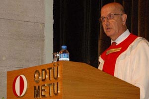 O tacize ODTÜ rektöründen yorum