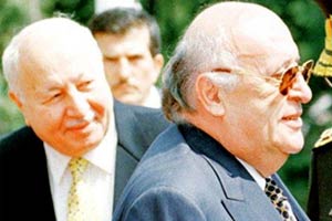 28 Şubat döneminde rejimi hangi ülke yıkmak istedi?