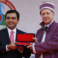 Başbakan'a ahilik kaftanı