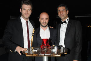 Tatlıtuğ Bıçaklandı!