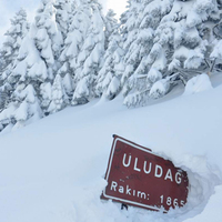 Uludağ'a mevsimin ilk karı