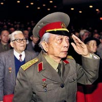 Vietnam'ın kurtarıcısı öldü