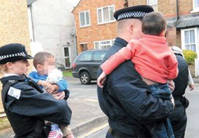 TÜRK ÇOCUKLARI AİLELERİNDEN ALINIYOR