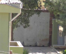 Sınır kapısına beton blok