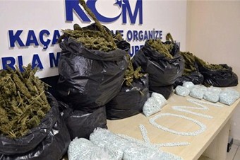 POLİSTEN MİLYONLUK DARBE