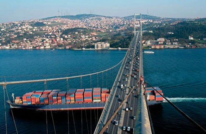 Boğaziçi Köprüsü Tehlike Arz Ediyor