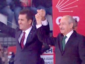Mustafa Sarıgül CHP kartını aldı
