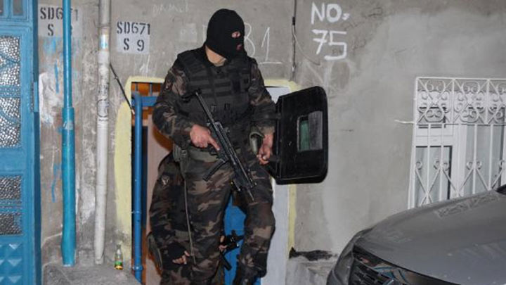 İstanbul'da şafak operasyonu
