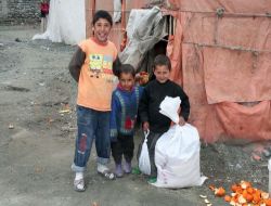 Mevsimlik Tarım İşçilerine Gıda Yardımı Yapıldı