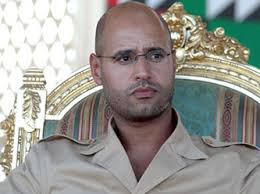 "Kaddafi teslim edilsin!"