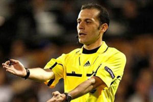 Çakır'dan 2 kırmızı 1 penaltı !