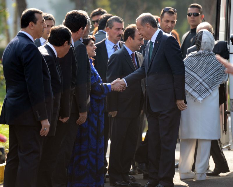 Erdoğan'ı Baydemir ve Zana karşıladı