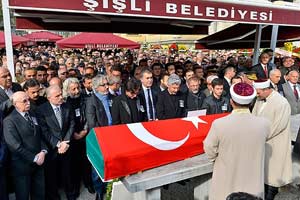 Nejat Uygur son yolculuğuna uğurlandı