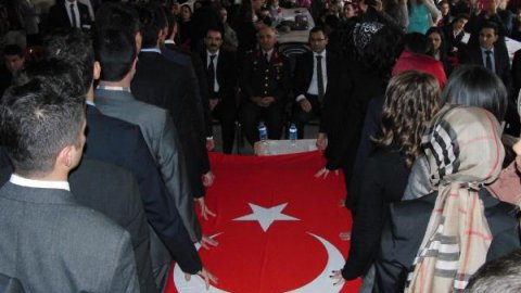 Sınırda Öğretmenler Günü kutlaması