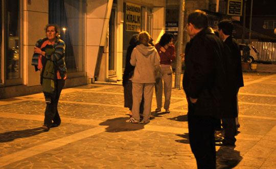 Ankara ve İstanbul'da deprem paniği