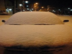 Kars'ta Araçlar Buzlu Yolda Dans Etti