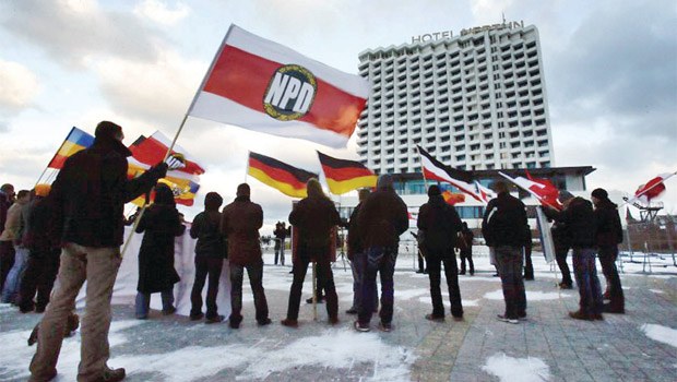 Irkçı parti yasaklanacak mı?