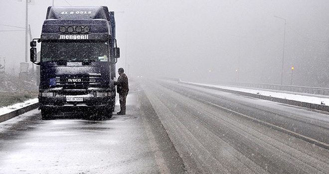 Ankara istikameti ulaşıma kapandı