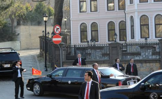 Başbakan'ın evinin yakınında patlama