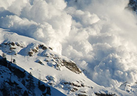 ŞEMDİNLİ'DE ÇIĞ DÜŞTÜ