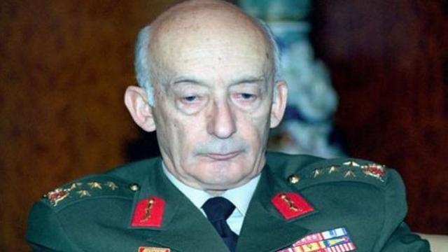 Teoman Koman vefat etti!