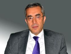 Kadınlar, Belediyenin Ücretsiz Tiyatro Oyununda Buluştu