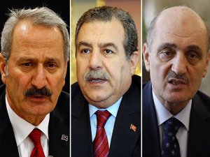 Hükümetten 3 bakan istifa etti