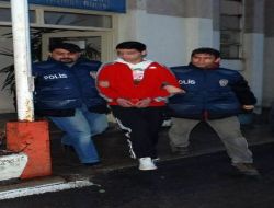 Bir Saatte Üç İşyerini Soydular, Polisten Kaçamadılar