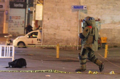 Taksim'de şüpheli paket