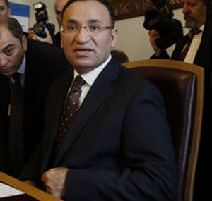 Bozdağ'dan CHP'ye sürpriz ziyaret