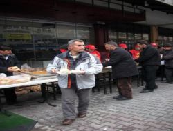 Disk, Tekel İşçilerine Yemek Dağıttı!