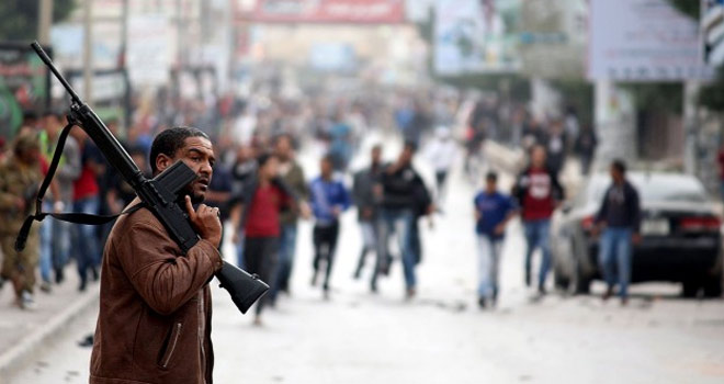 Askeri üssü ele geçirdiler!!