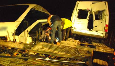 Yolcu otobüsü ile TIR çarpıştı: 1 ölü