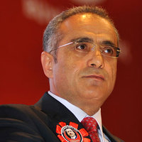 Yalçın Topçu partisinden istifa etti!