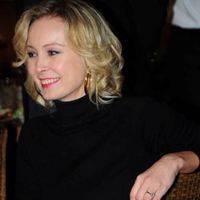 Ayşegül Yıldız’ın komşusuyla başı dertte!